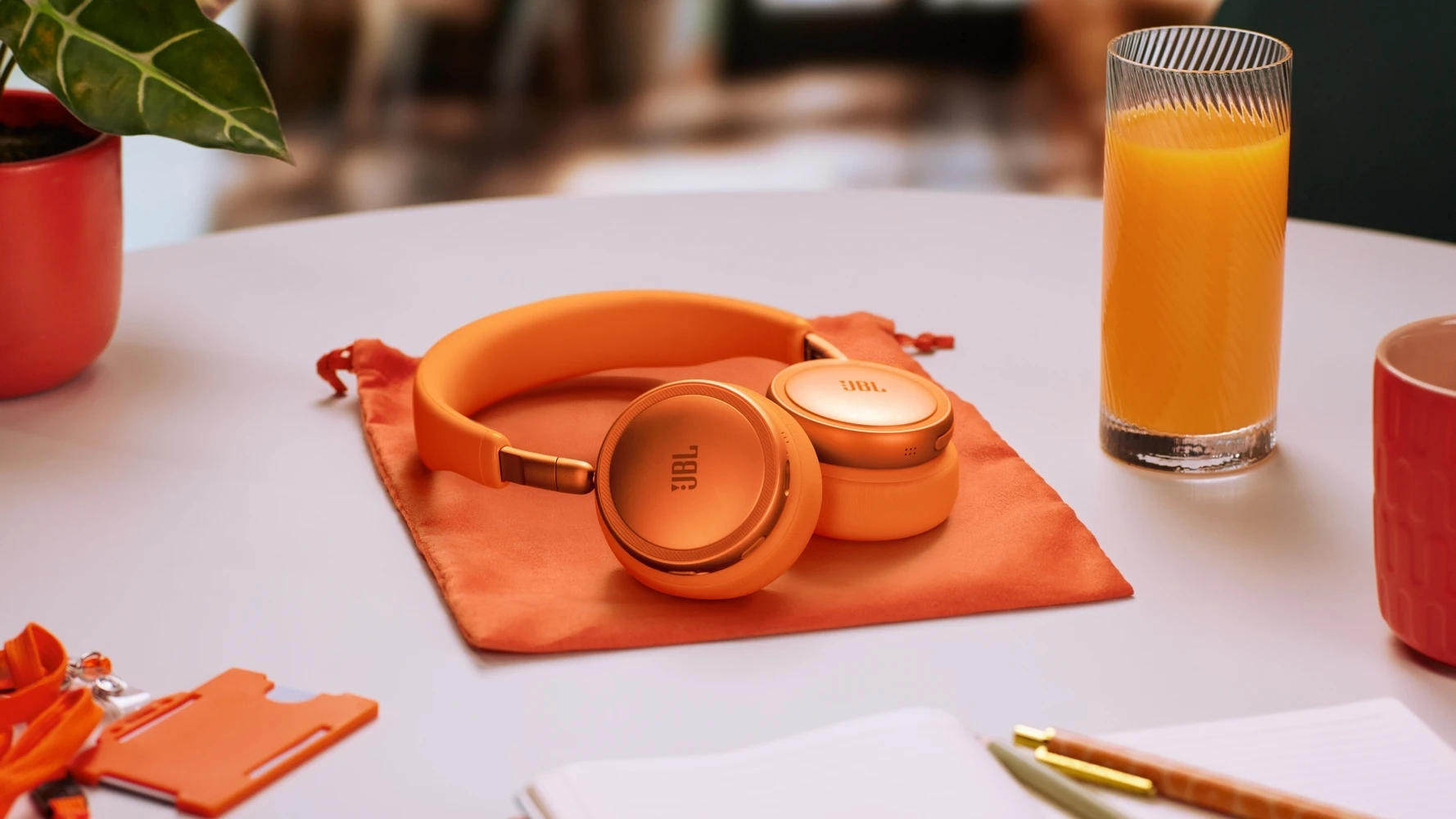 Bluetooth-гарнітура JBL Live 680NC Orange (JBLLIVE680NCORG)